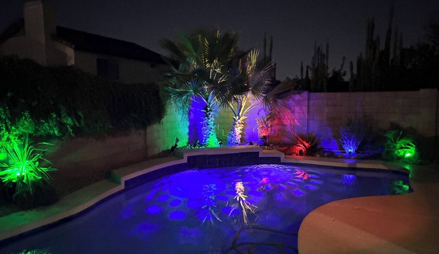 Beautiful, 3 bedroom , 2bath ,heated pool , pool table