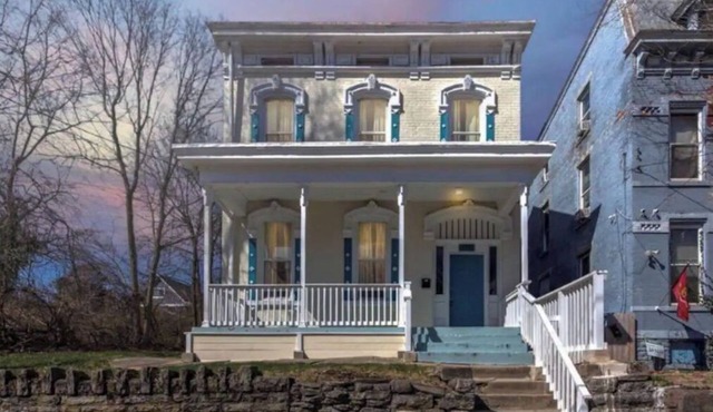 Beautiful 3-bedroom Villa minutes from downtown