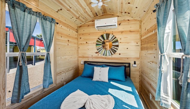 Big Chill Beach Cabin ~ Near Margaritaville ~ NEW