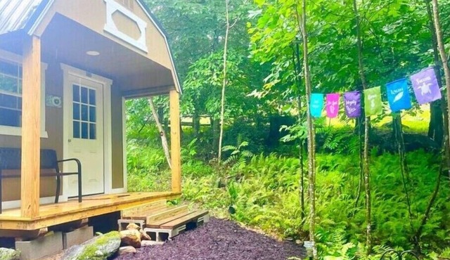 Bliss Bungalow: Serenity by a Stream