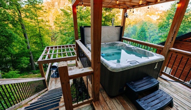 Boulder Hot Tub Cabin | Fire Pit & View | Sleeps 4