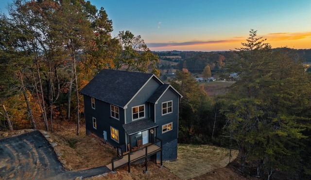 Brand New! Views! Easy Roads! Hot Tub! Beautifully Decorated!