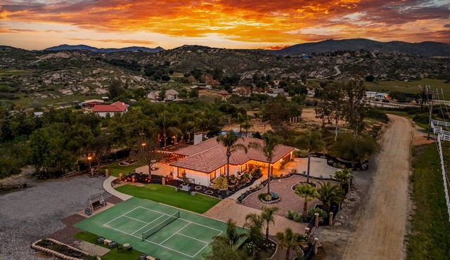 Breathtaking Meadows by AvantStay | Pool, Pickleball, Firepit | Group Escape