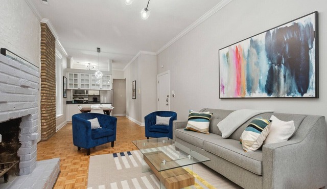 Brilliant Downtown Chicago 3-Bedroom Condominium