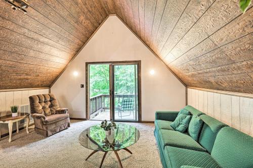Bring Your Pet! Roan Mtn Cabin w/On-Site Creek
