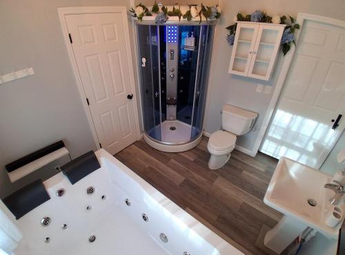 By Summersville Lake 3BR Jetted Tub Sauna