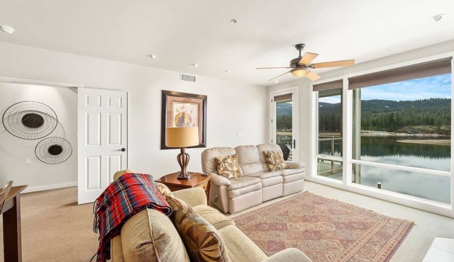 Central Post Falls Condo with River View & Balcony BBQ