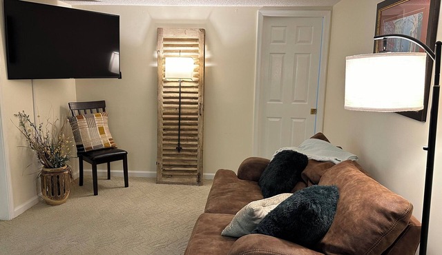 Central Tellico Village Private Apartment, Experience peace & quiet, Non-smoking