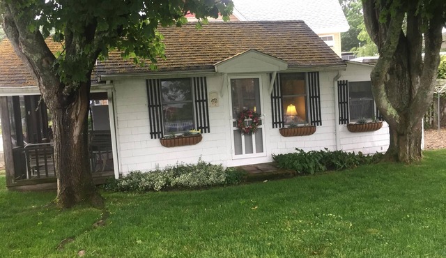 CHARMING ONE BEDROOM COTTAGE OVERLOOKS BROAD COVE IN ONSET