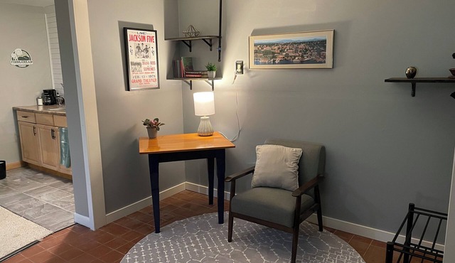 Charming studio in South Burlington with WiFi
