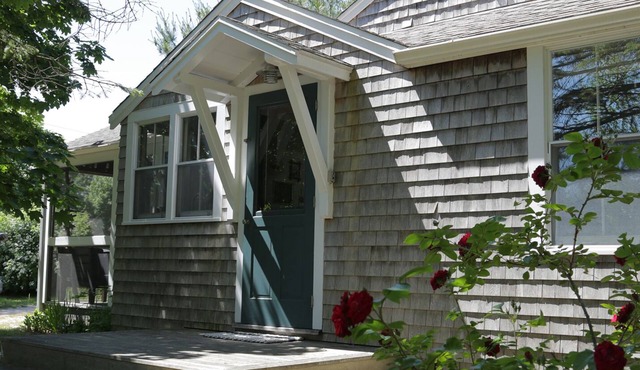 Charming Sun Filled Eastham Cottage at Fort Hill
