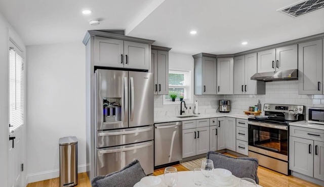 CityScape: Urban Convenience Meets Affordability in this Modern City Living in the Heart of Chelsea!