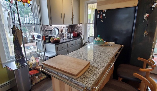 Corporate Housing in Downtown Frederick w/Parking & WiFi