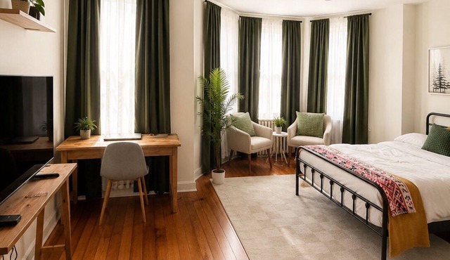 Cozy 1-bedroom apartment in trendy Washington with free street Parking