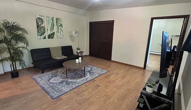 Cozy 1 bedroom apartment across from the airport with WiFi.