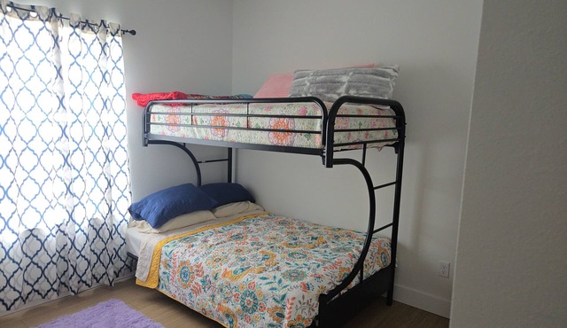 Cozy 1-bedroom apartment in welcoming Elkins with AC