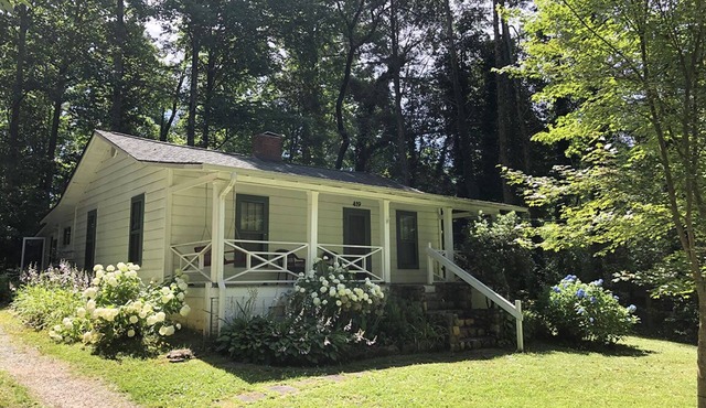 Cozy Cottage in the heart of the Blue Ridge Mountains
