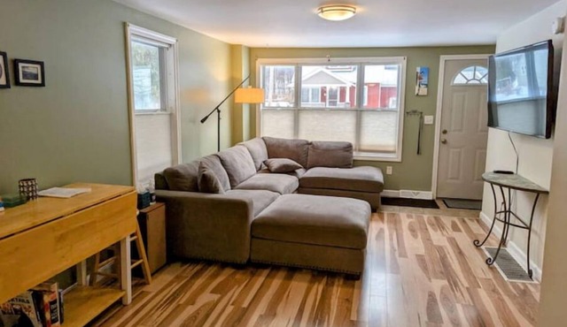 Cozy Home near Burlington