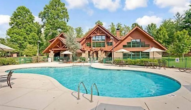 Cozy One Bedroom w/ Resort Indoor & Outdoor Pools, Golf Course & More!