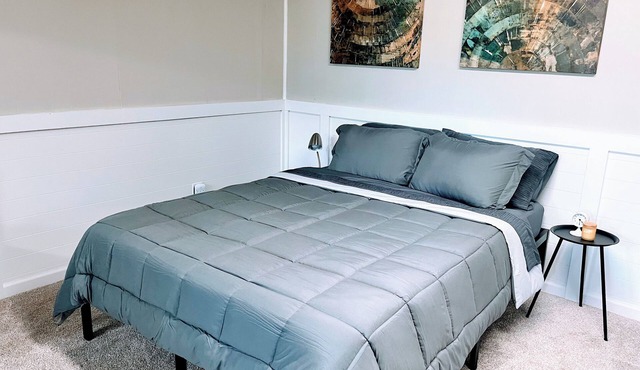 Cozy & Private Unit - Mins away from WVU, Stadium, Hospitals, Free parking