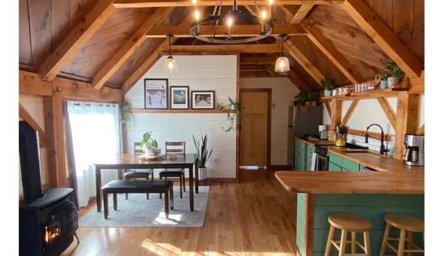 Cozy Smugglers Cabin, On the River & in Nature