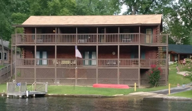 COZY UNIT #1 WATERFRONT LOG CABIN