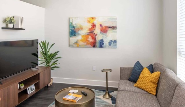 Cozysuites Luxe 1BR in Downtown Cincinnati