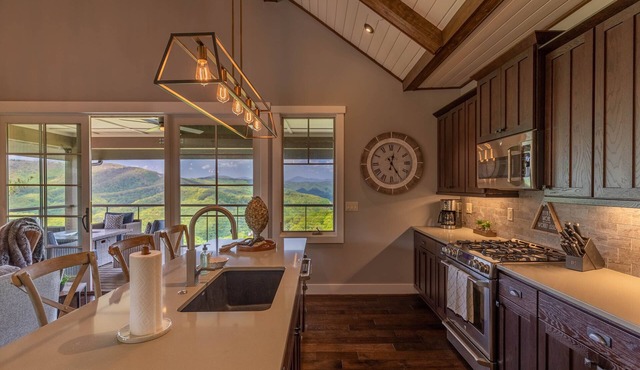 Craig 301 - Blue Ridge Mountain Club condo with luxury finishes, views