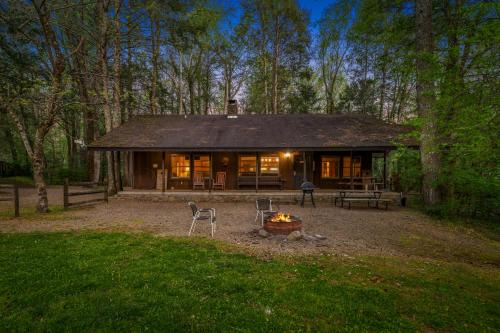 Crockett's Coonskin Cabin #540