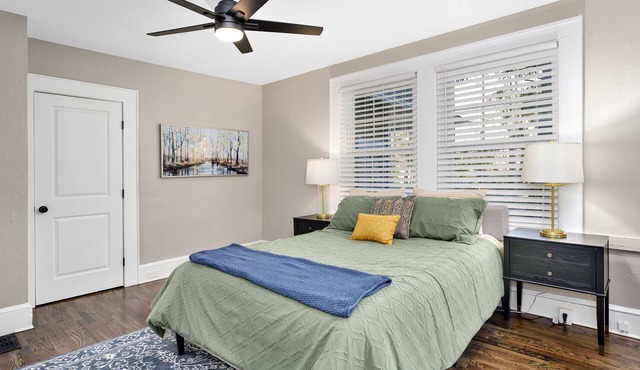 Cute and Cozy 1 Bedroom Apt! Pet Friendly! Great WiFi!