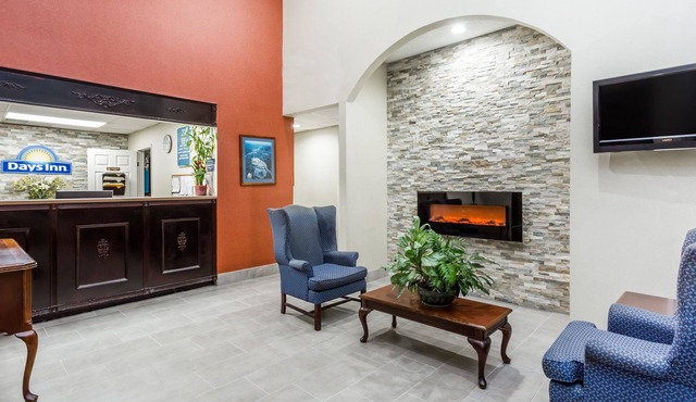 Days Inn by Wyndham Hendersonville