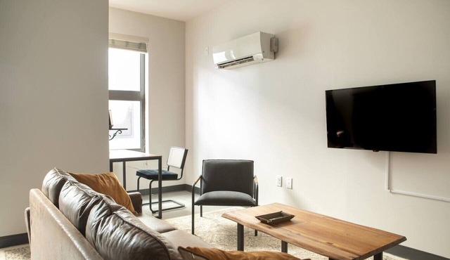 Deer District Studio Apt - One Block from Fiserv and Baird