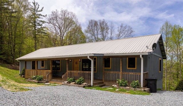 Deer Valley - 3 bed 3 bath luxury home with hot tub, privacy, game table