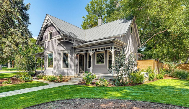 Downtown Walkability - 'the Purple House'