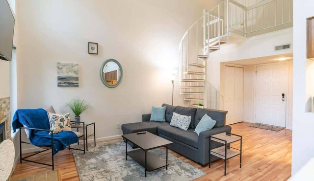 Eagle Pointe Leaf & Loft Living