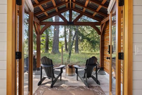 Eco Friendly Tiny Container Home Retreat