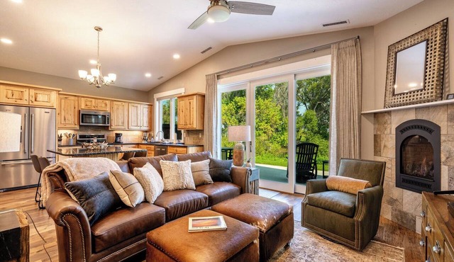 Elegant creekside guest suite in Sheridan's Powderhorn Golf Community. This private, single-level retreat comfortably accommodates four guests, featuring a fully equipped kitchen & an expansive private patio with a BBQ grill overlooking Goose Creek.