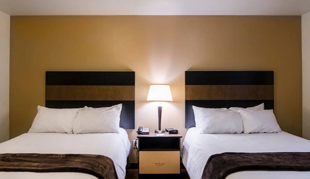 Extra Space, Extra Fun – 2 Full Beds Suite Perfect for Families & Weekend Escape