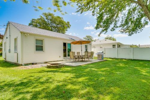 Family Retreat in Old Lyme Gated Miami Beach