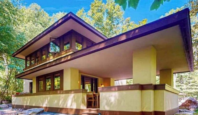Fleur de Montagna - Official Fallingwater Lodging Partner