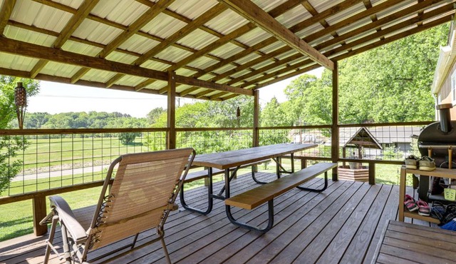 Furnished Deck, Private Yard! Quaint Knoxville Gem