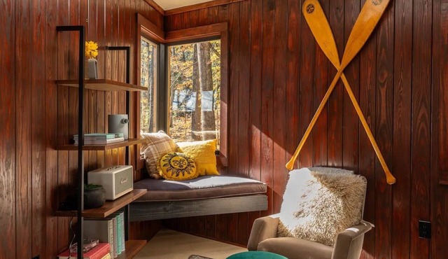 Glamping in Brevard - Ridgeline Treehouse