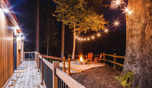 Glass/Wood Cabin5~(outdoor tub weather permitting)