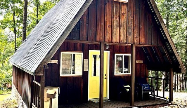 Gorgeous Secluded Cabin with Hiking Trails Near in Frenchburg, Kentucky