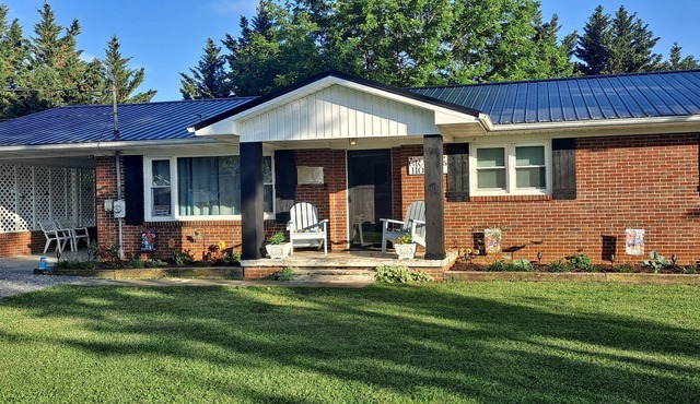 Granny's house is just 2 miles from downtown Jonesborough!!