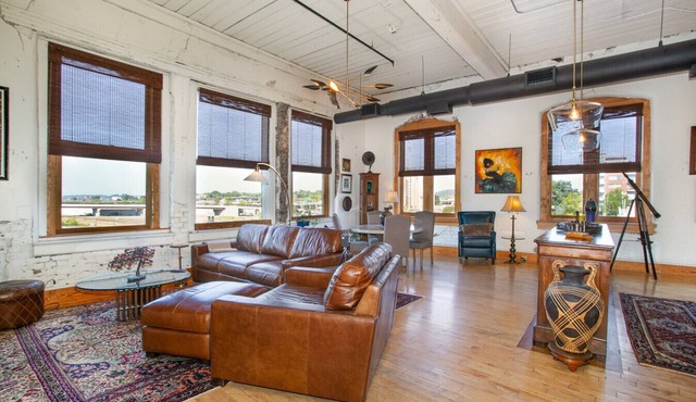 Highway Vintage | Boutique City Escape