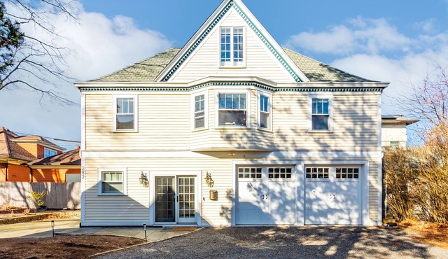 Historic Carriage House Next to Brown/RISD with Free Parking!