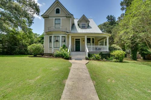 Historic Hot Springs Home < 1 Mi to Oaklawn!