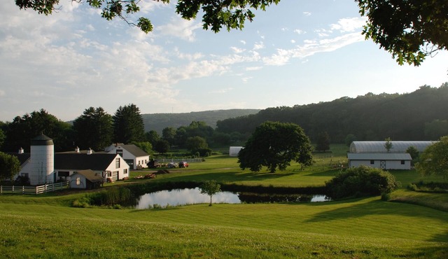 Historic Inn on a 100 Acre Organic Farm with Lake, Private Pool & Gourmet Food