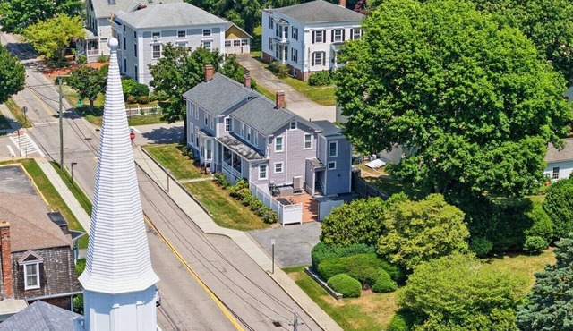Historic Mystic Home, Walk to Seaport and Downtown